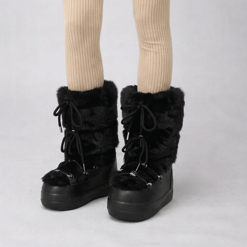 Close-up of the faux fur on the women's snow boots