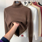 Close-up of the plush inner of the women's fleece jumper